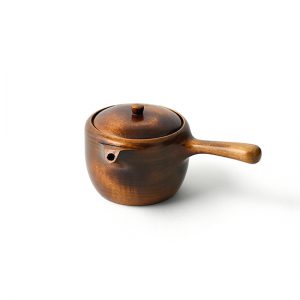 Hollowed-out teapot / </br>Japanese horse chestnut, finished with layers of lacquer (Fuki-Urushi) /</br> 17 cm at widest point (including handle) × Height 8.5 cm (including knob) /</br> Capacity 180 ml / ¥33,000 (including tax)