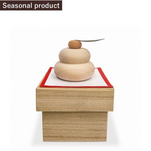 Kagami mochi (small) with stand / Kagami mochi : Gingko nut , Diameter 7× Height 4 cm / Orange : Japanese zelkova , Diameter 2.5 × Height 2 cm / stand : Paulownia tomentosa , Width 10 × Depth 10 × Height 7 cm